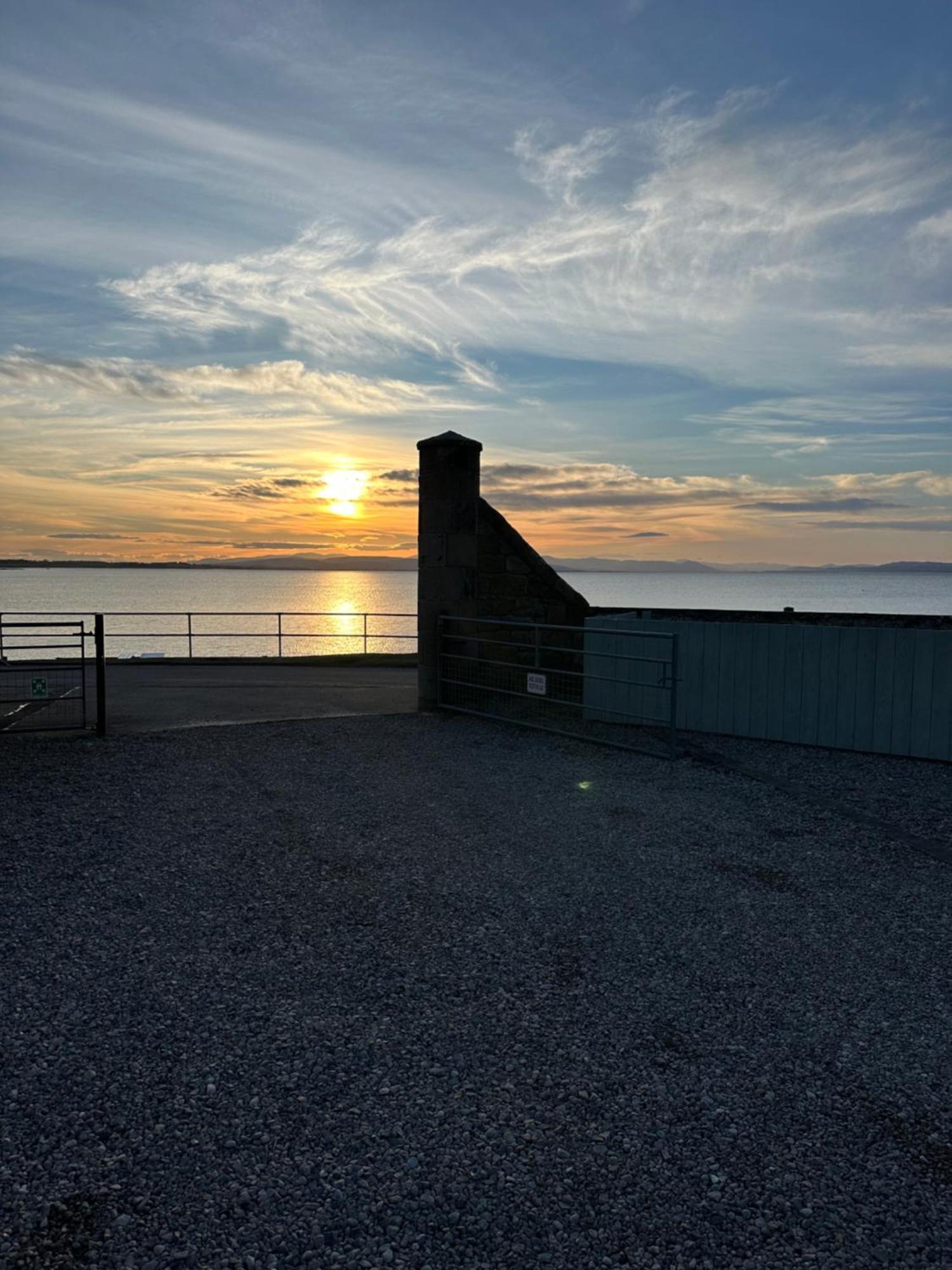 Dolphin View Cottages 2 Portmahomack Экстерьер фото